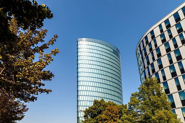 hoch zwei (hochzwei) oficina torre de la compañía en viena, 0 mv - omv fotografías e imágenes de stock