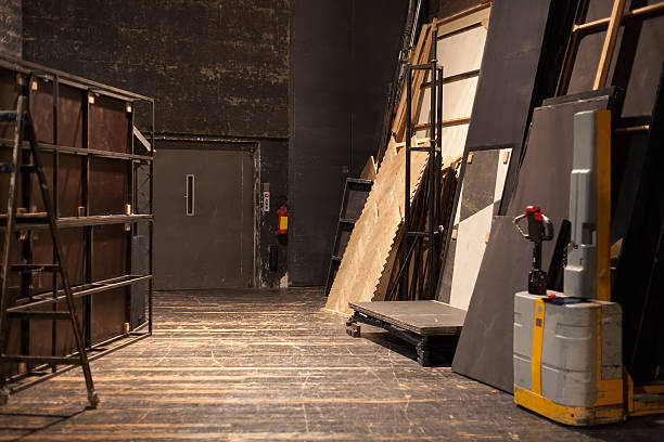 teatro espacio de almacenamiento - entre bastidores fotografías e imágenes de stock