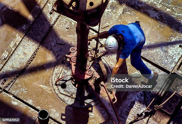 Drilling Rig Arbeitnehmer Stockfoto und mehr Bilder von Bohrarbeiter - Bohrarbeiter, Ölfeld, Berufliche Beschäftigung