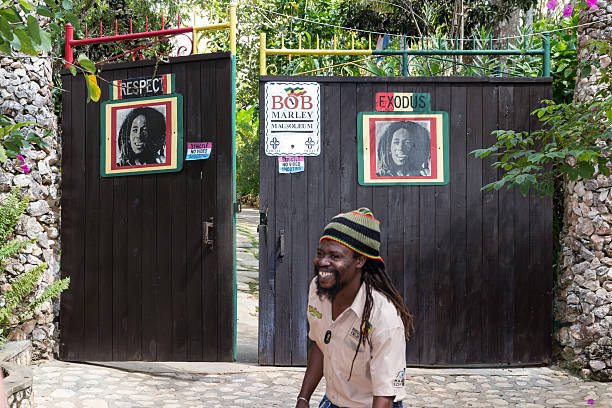 bob marley-mausoleum - bob marley stock-fotos und bilder