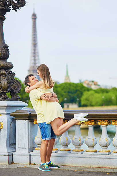 istock Beautiful young dating couple in Paris 509619414