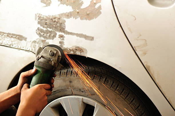 istock repair wrecked  vehicle 509623805