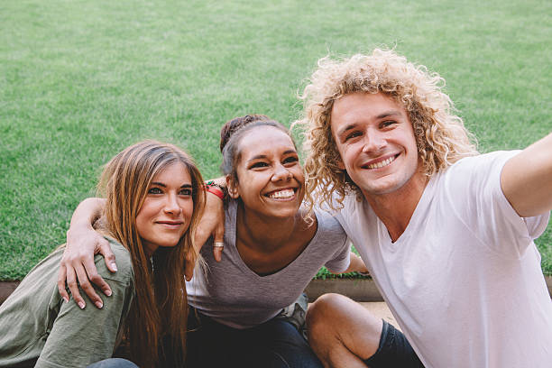 przyjaźń - australia aborigine group of people friendship zdjęcia i obrazy z banku zdjęć