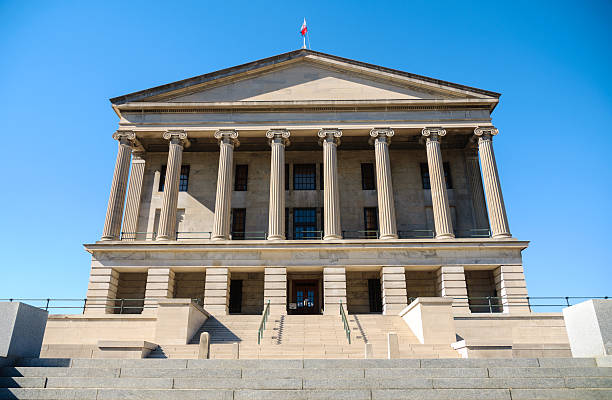 edifício capitólio do estado do tennessee - nashville tennessee state capitol building federal building imagens e fotografias de stock