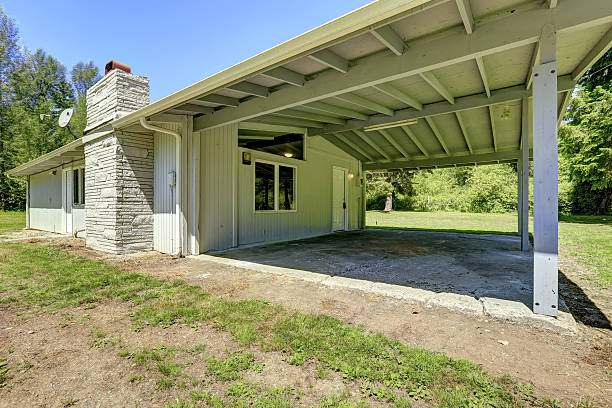 istock House with walkout basement and vaulted ceiling 509643959