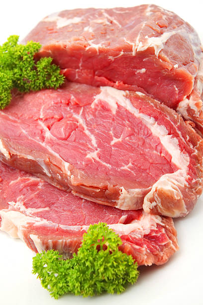 raw fatias de carne ou carne bovina de costela - scotch steak - fotografias e filmes do acervo