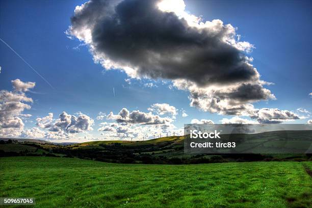 Kleins Über Der Welsh Valleys Stockfoto und mehr Bilder von Blau - Blau, Cumulus, Energieindustrie