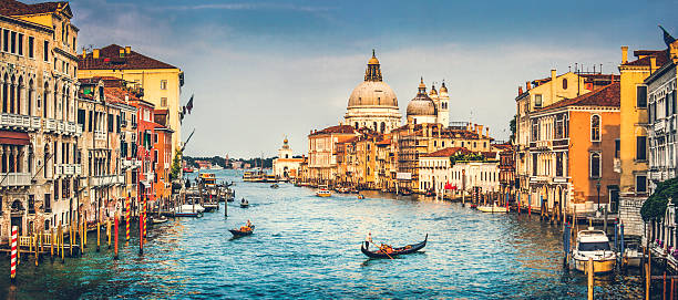 canal grande закате панорама, венеция, италия - venice italy beautiful accademia bridge grand canal стоковые фото и изображения