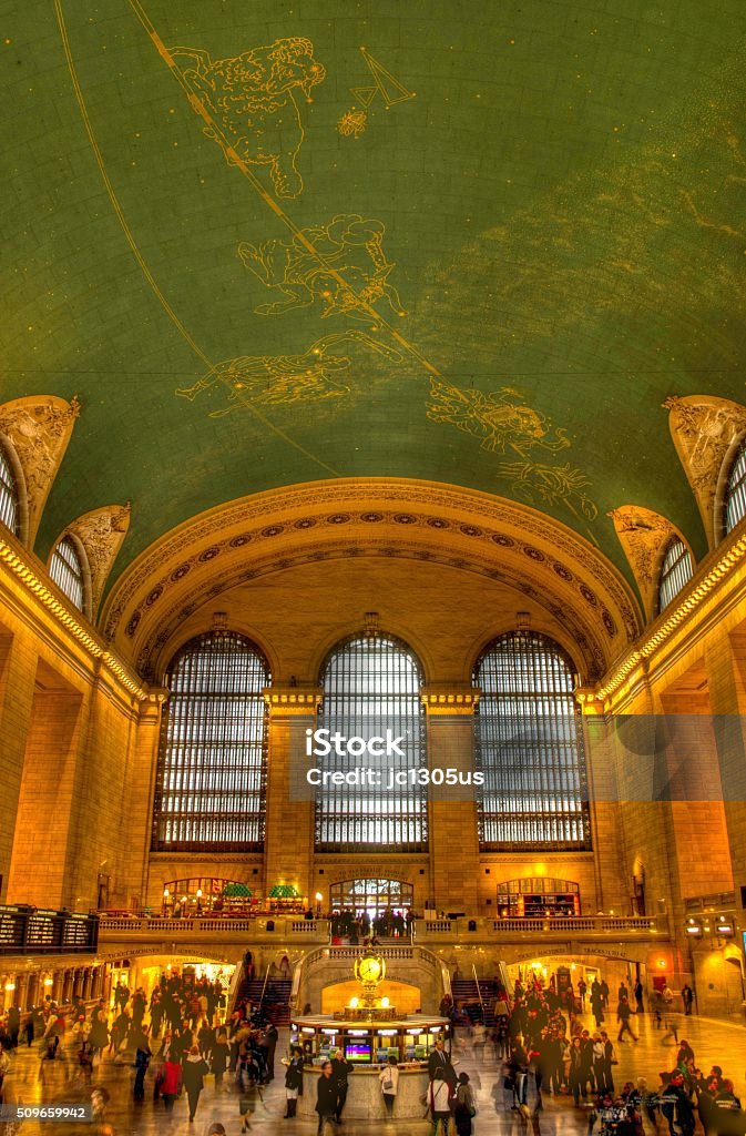 Los pasajeros un viaje a través de la Gran Central Terminal en las horas pico - Foto de stock de Grand Central Station - Manhattan libre de derechos