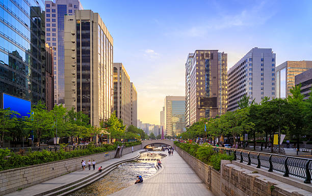 istock Romance Stream Sunset In Seoul City 509662042