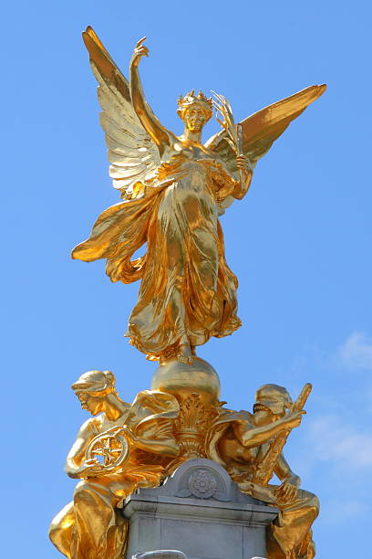 istock Queen Victoria Memorial in London 509672042