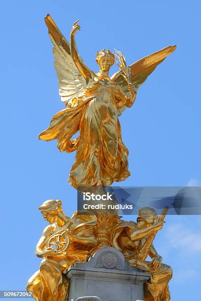 Queen Victoria Memorial In London Stock Photo - Download Image Now - 1901, Animal Body Part, Animal Wing