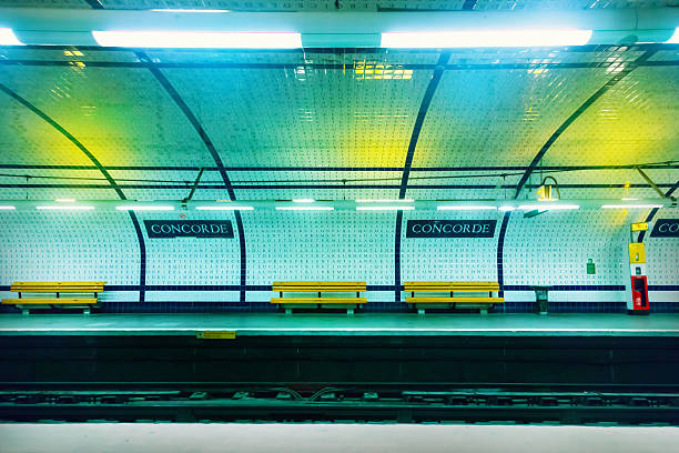 station de métro à paris - gare paris photos et images de collection