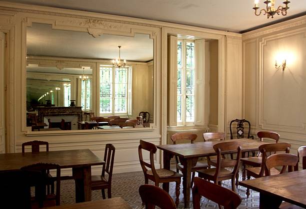 istock Meeting Room In Chateau With Multiple Mirrors 509676586