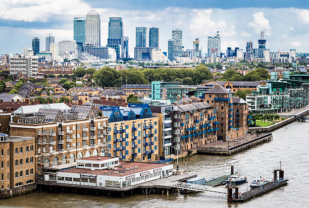 ロンドンの街並みのパノラマに広がる眺め - tower hamlets ストックフォトと画像