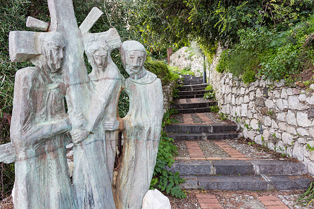istock Way of the Cross 509733172