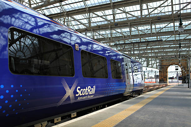 ferrovia scozzese di - central train station foto e immagini stock