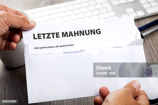 Atrasados Obtener Un Aviso De Recordatorio En Alemán Letzte Mahnung Foto de stock y más banco de imágenes de Factura