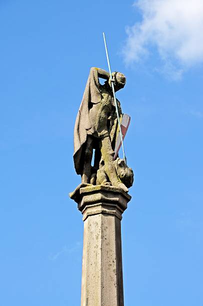 istock Batsford war memorial, Moreton-in-Marsh. 509760563