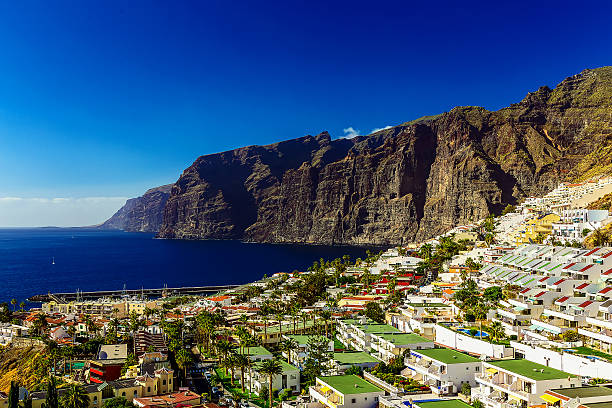 istock Coast of Ocean with Buildings 509786850