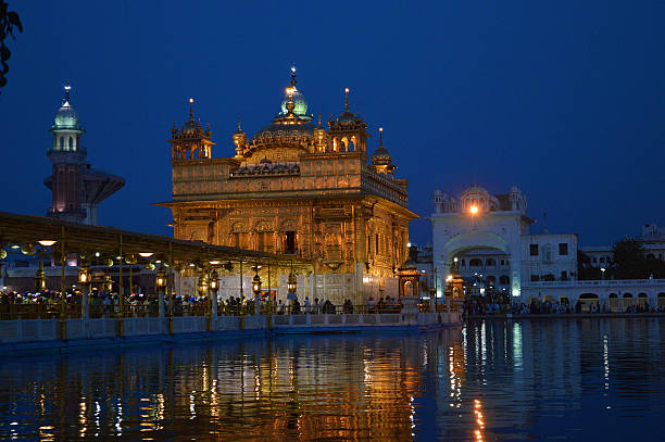 istock Night View of Golden Temple 509803817