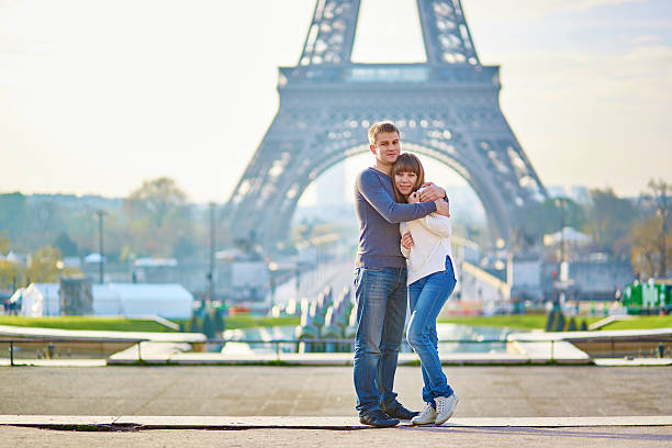 istock Young romantic couple in Paris 509805034