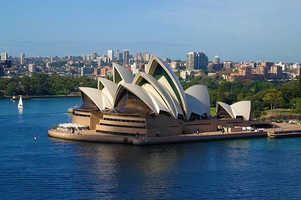 sydney opera dom widok z lotu ptaka z portu most - sydney opera house obrazy zdjęcia i obrazy z banku zdjęć