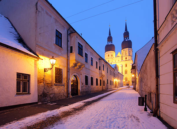 cidade-trnava, eslováquia - trnava imagens e fotografias de stock