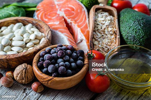 Selección De Alimentos Que Es Bueno Para El Corazón Foto de stock y más banco de imágenes de Diabetes