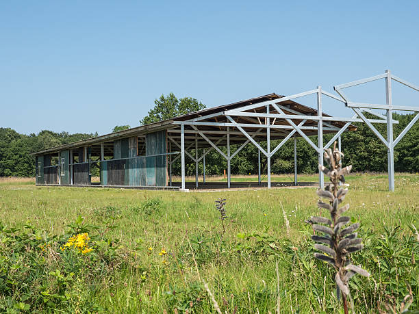 ricostruito caserma in passato nazista transito camp westerbork - adolf hitler displaced persons camp concentration fascism foto e immagini stock