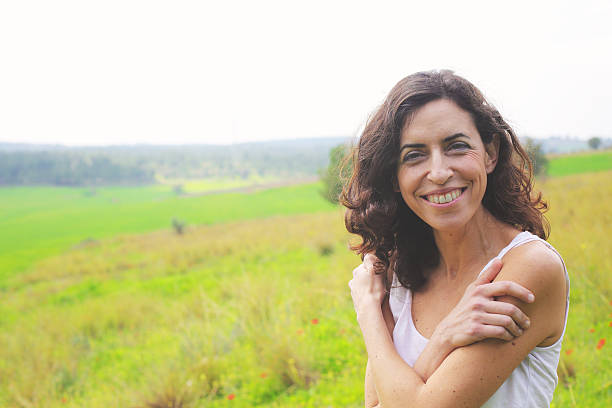 portret piękne kobieta 40 lat - women 35 40 years confidence casual zdjęcia i obrazy z banku zdjęć