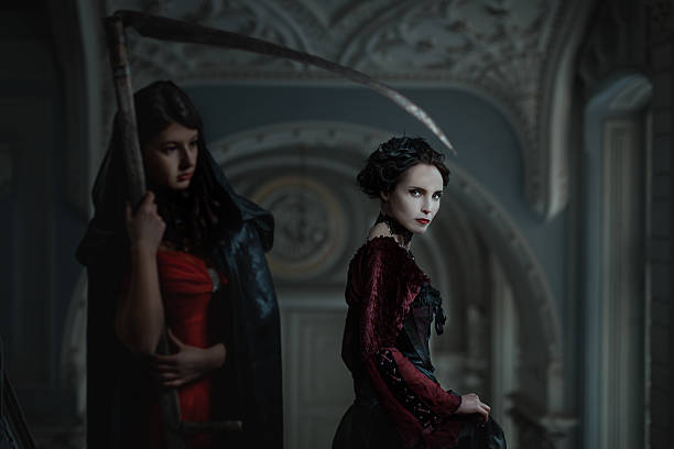 istock Gothic woman close to death. 509919204