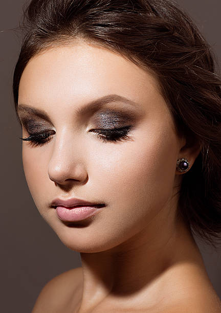 istock Close eyes beauty woman 509921013