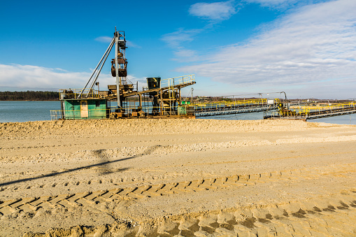 Dredger in anticipation of the work on the gravel pit.