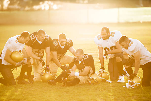 istock Sports injury at sunset. 510007597