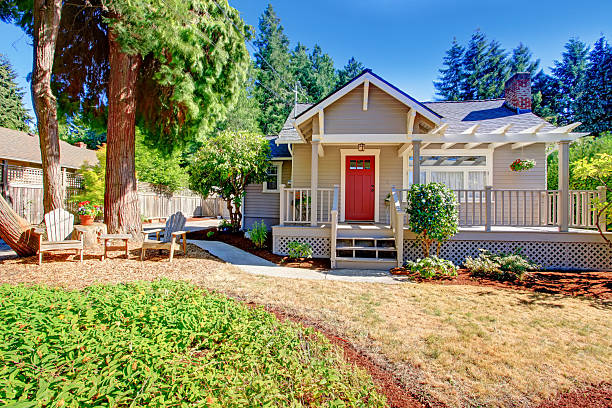 istock Cozy small house with outdoor rest area 510039191