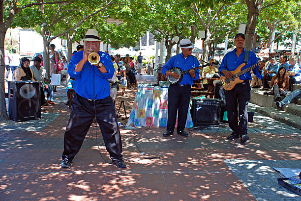 african street jazz band, città del capo, sud africa. - south africa africa african music african descent foto e immagini stock