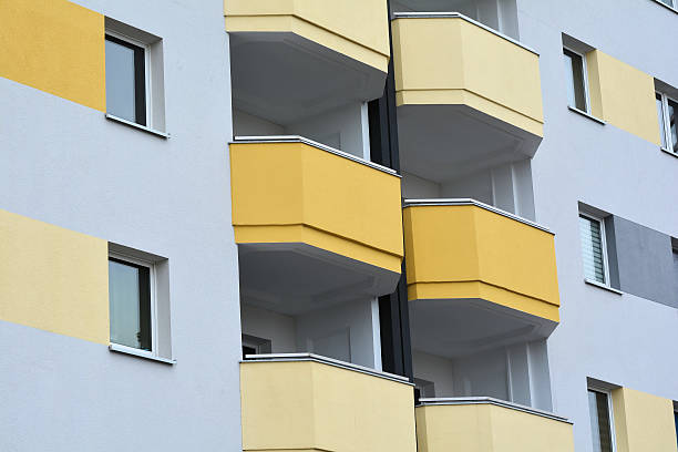 fachada y balcón - plattenbau homes architectural detail architecture and buildings fotografías e imágenes de stock