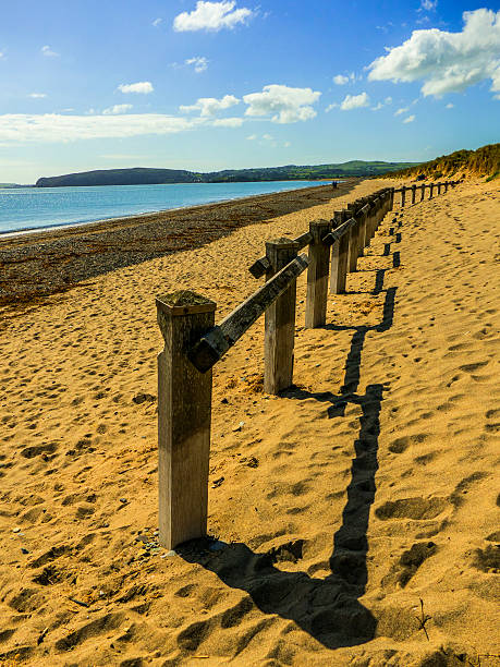 pwllheli - coastline pebble the lleyn peninsula wales imagens e fotografias de stock