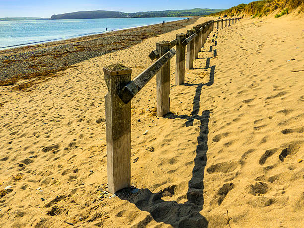 pwllheli - coastline pebble the lleyn peninsula wales photos et images de collection