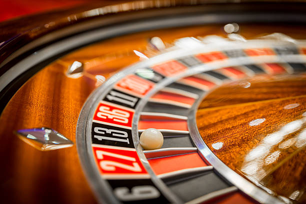 lucky 13 - roulette roulette wheel casino gambling zdjęcia i obrazy z banku zdjęć