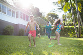 first-nations-familie-genie%C3%9Fen-sie-