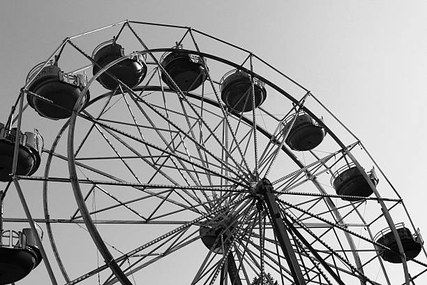 istock Ferris Wheel in Black and White 510079924