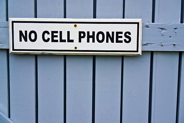 istock no cellphones sign 510148900