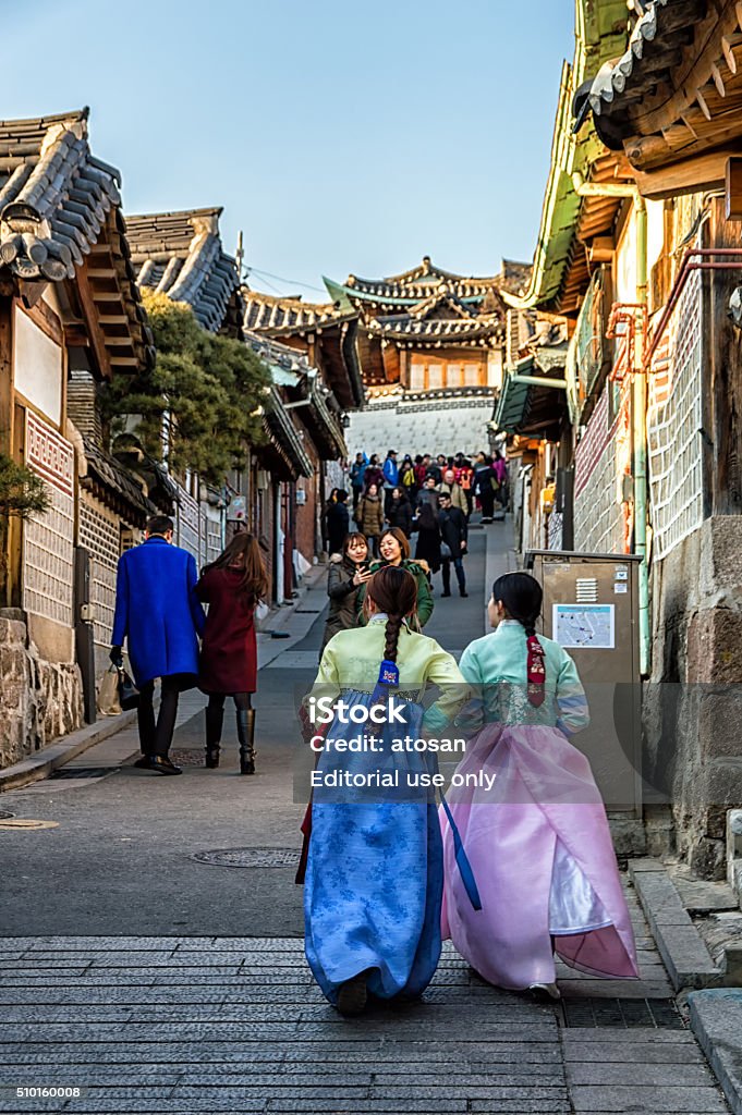 Bukchon Hanok Village Seoul, South Korea - February 6, 2016: Bukchon Hanok Village is a Korean traditional village, The traditional village is composed of lots of alleys, hanok and is preserved to show a 600-year-old urban environment. Now it is used as a traditional culture center and hanok restaurant, allowing visitors to experience the atmosphere of the Joseon Dynasty. Seoul Stock Photo