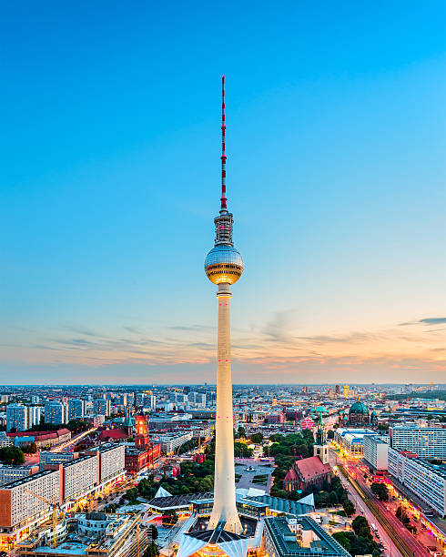berlin skyline - berlin alexanderplatz stock-fotos und bilder