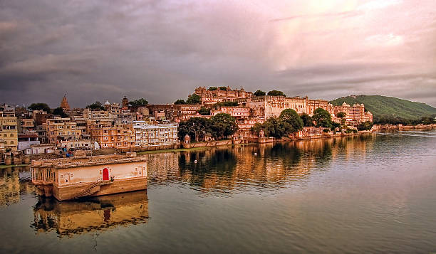 istock Udaipur City Palace alongside Lake Pichola 510167424