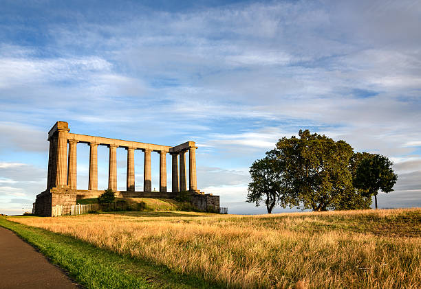 rovine romane di edimburgo - carlton hill foto e immagini stock