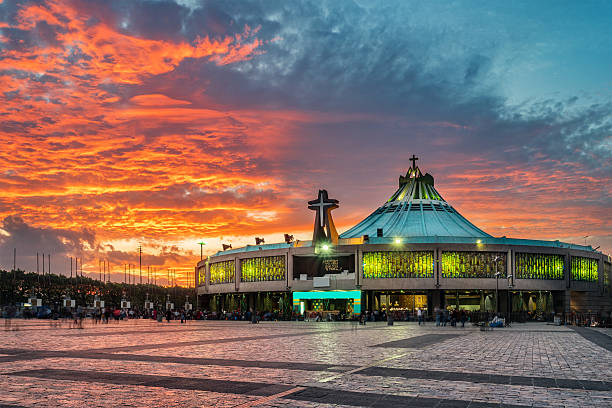 basílica de nuestra señora de guadalupe en la ciudad de méxico - our lady fotografías e imágenes de stock