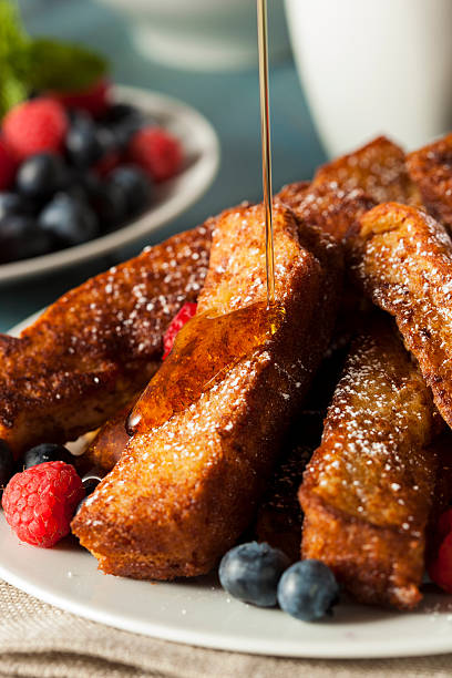 caseras de tostadas francesas - french toast breakfast food fruit fotografías e imágenes de stock